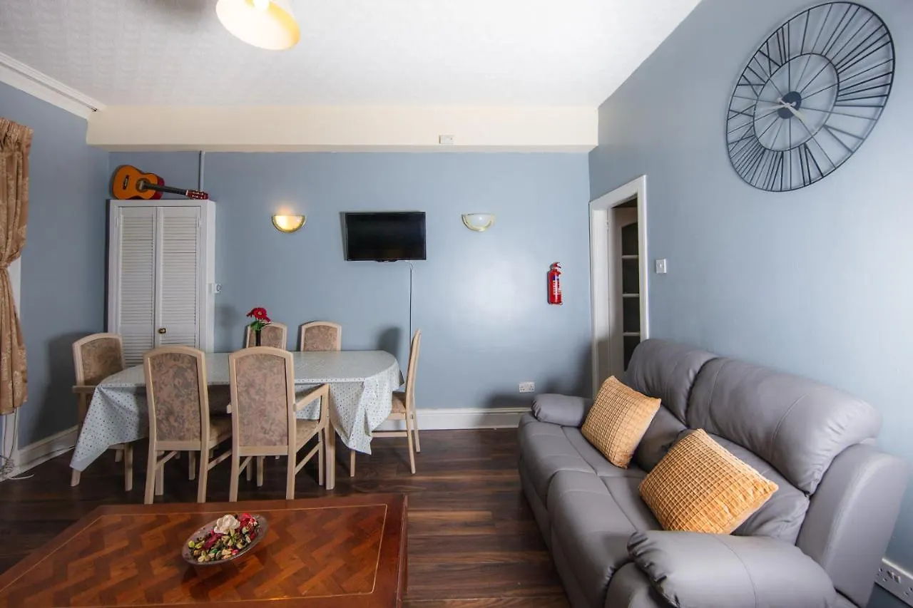 Super Central 4Bedroom Apartment At The Meadows Edinburgh