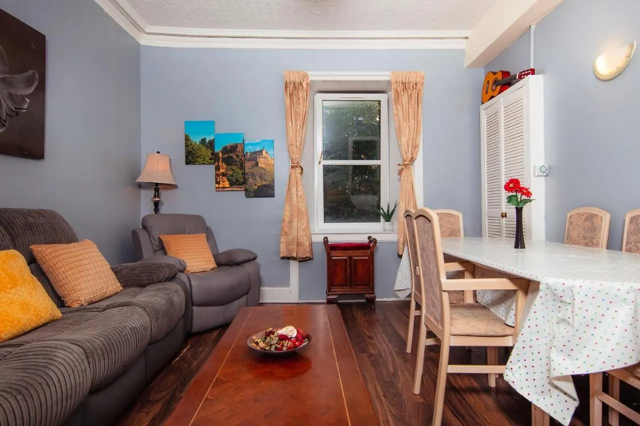 Super Central 4Bedroom Apartment At The Meadows Edinburgh