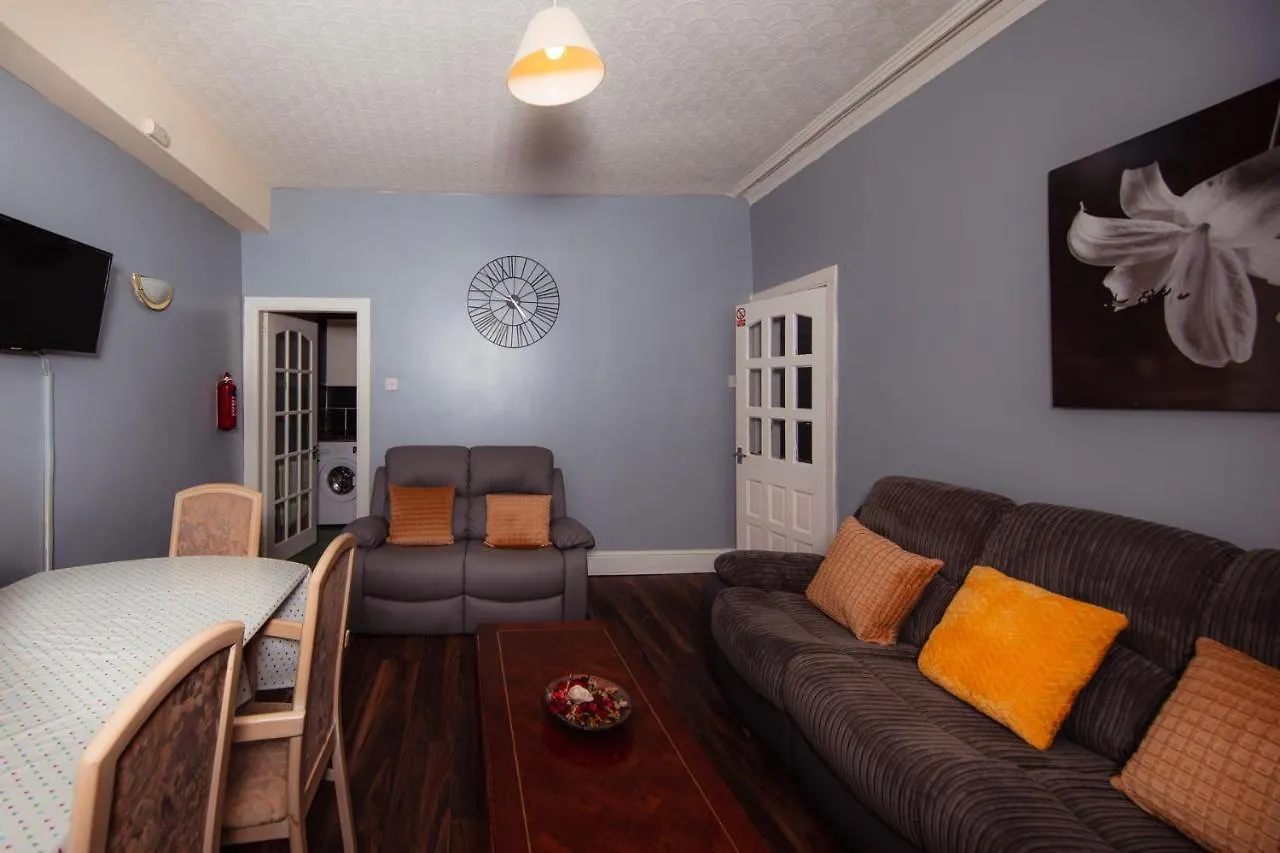 Super Central 4Bedroom Apartment At The Meadows Edinburgh 0*,