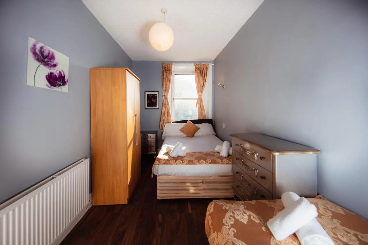 Super Central 4Bedroom Apartment At The Meadows Edinburgh