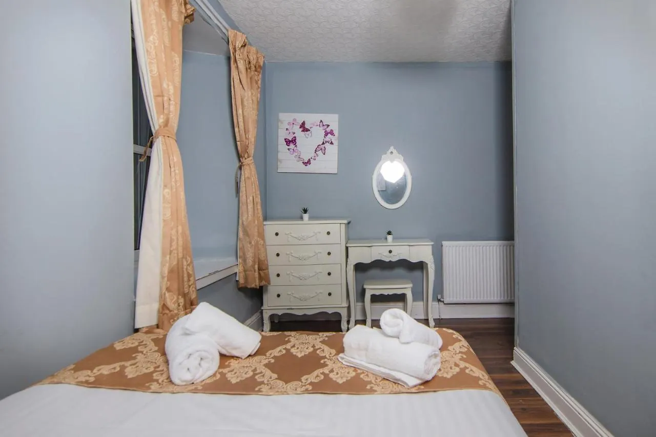 Super Central 4Bedroom Apartment At The Meadows Edinburgh
