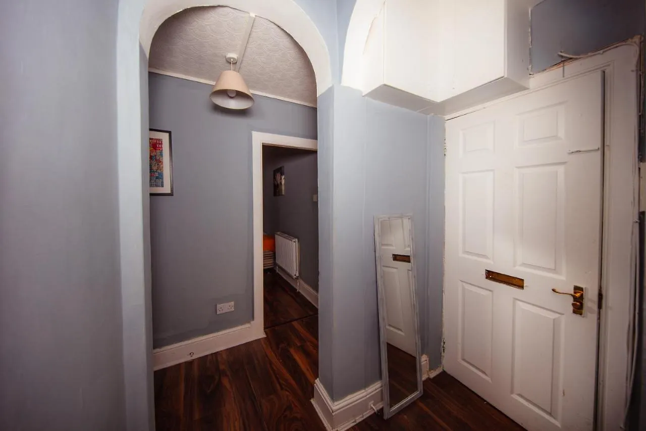 Super Central 4Bedroom Apartment At The Meadows Edinburgh