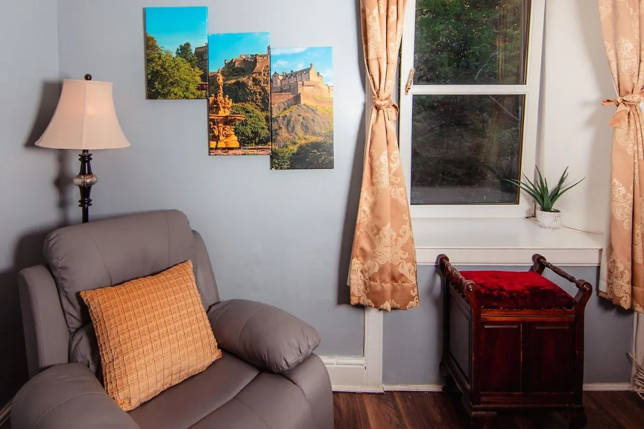 Super Central 4Bedroom Apartment At The Meadows Edinburgh 0*,