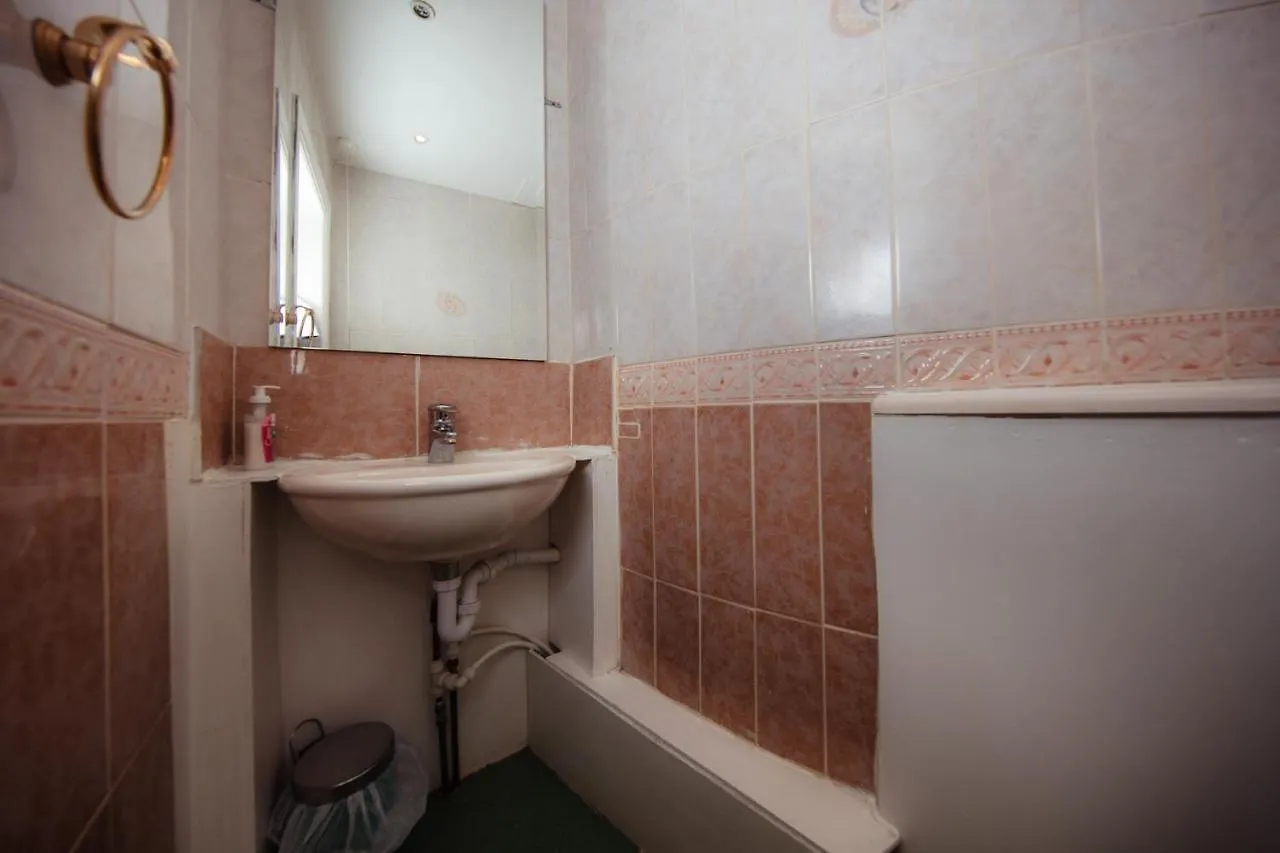 Super Central 4Bedroom Apartment At The Meadows Edinburgh