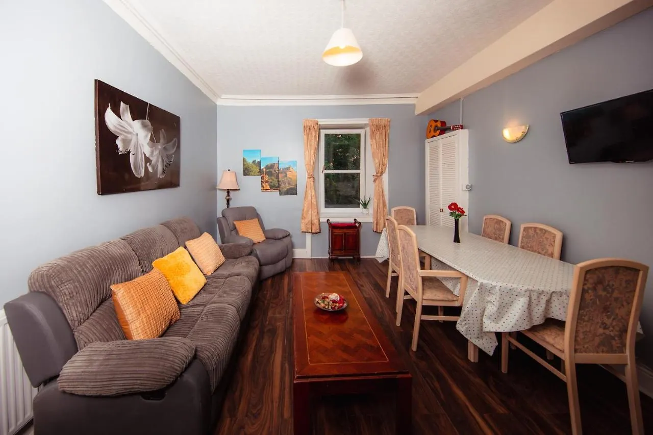 Super Central 4Bedroom Apartment At The Meadows Edynburg