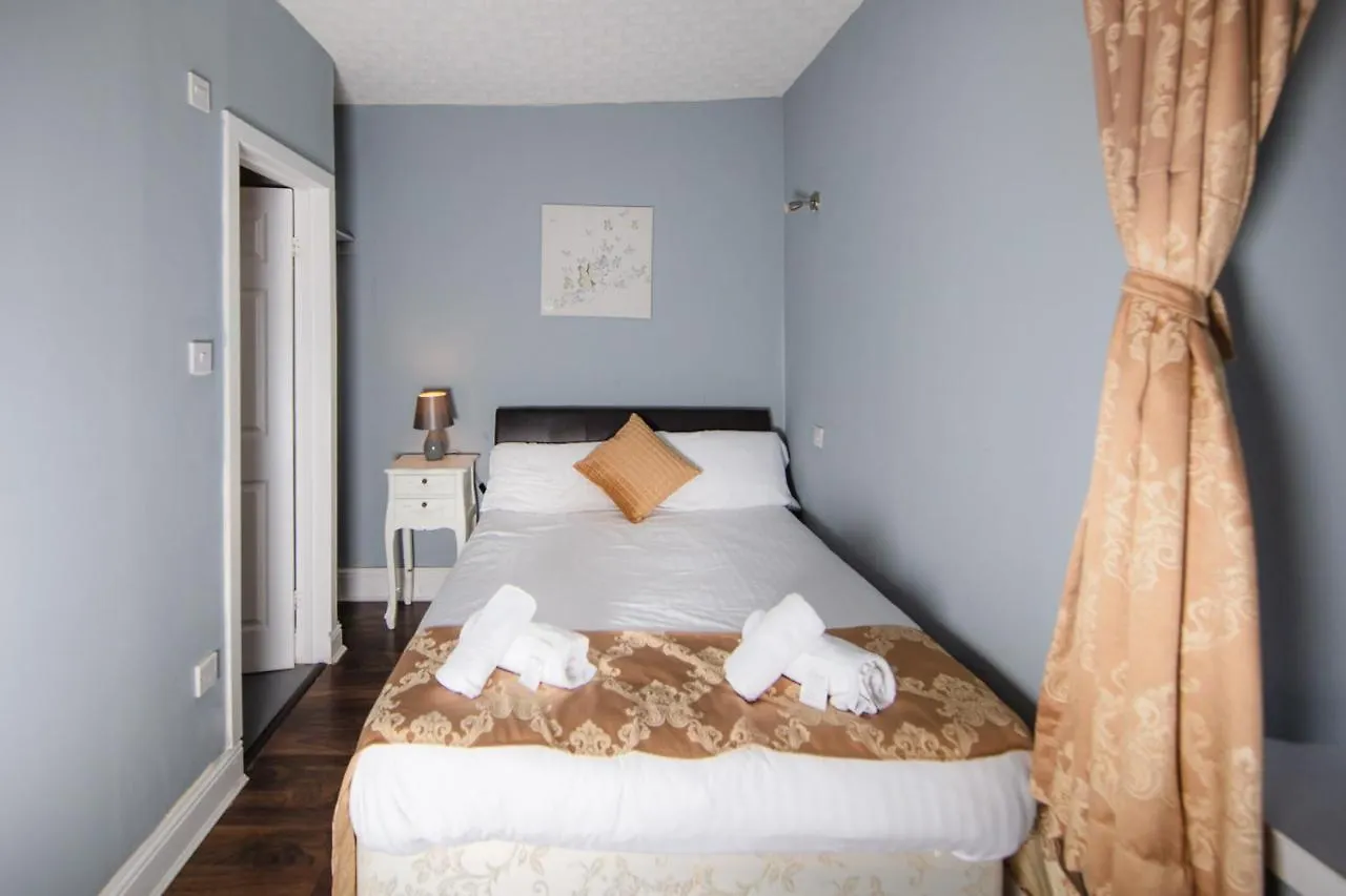 Super Central 4Bedroom Apartment At The Meadows Edynburg